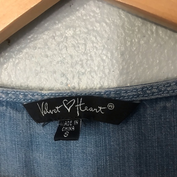😋Velvet heart buttoned top side size “ s” - Picture 4 of 6